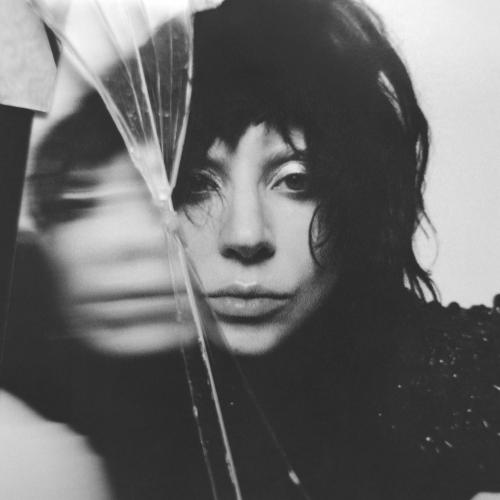 Le chaos comme renaissance : comment Lady Gaga a relancé la machine pop avec MAYHEM